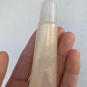 Magic gold lip gloss